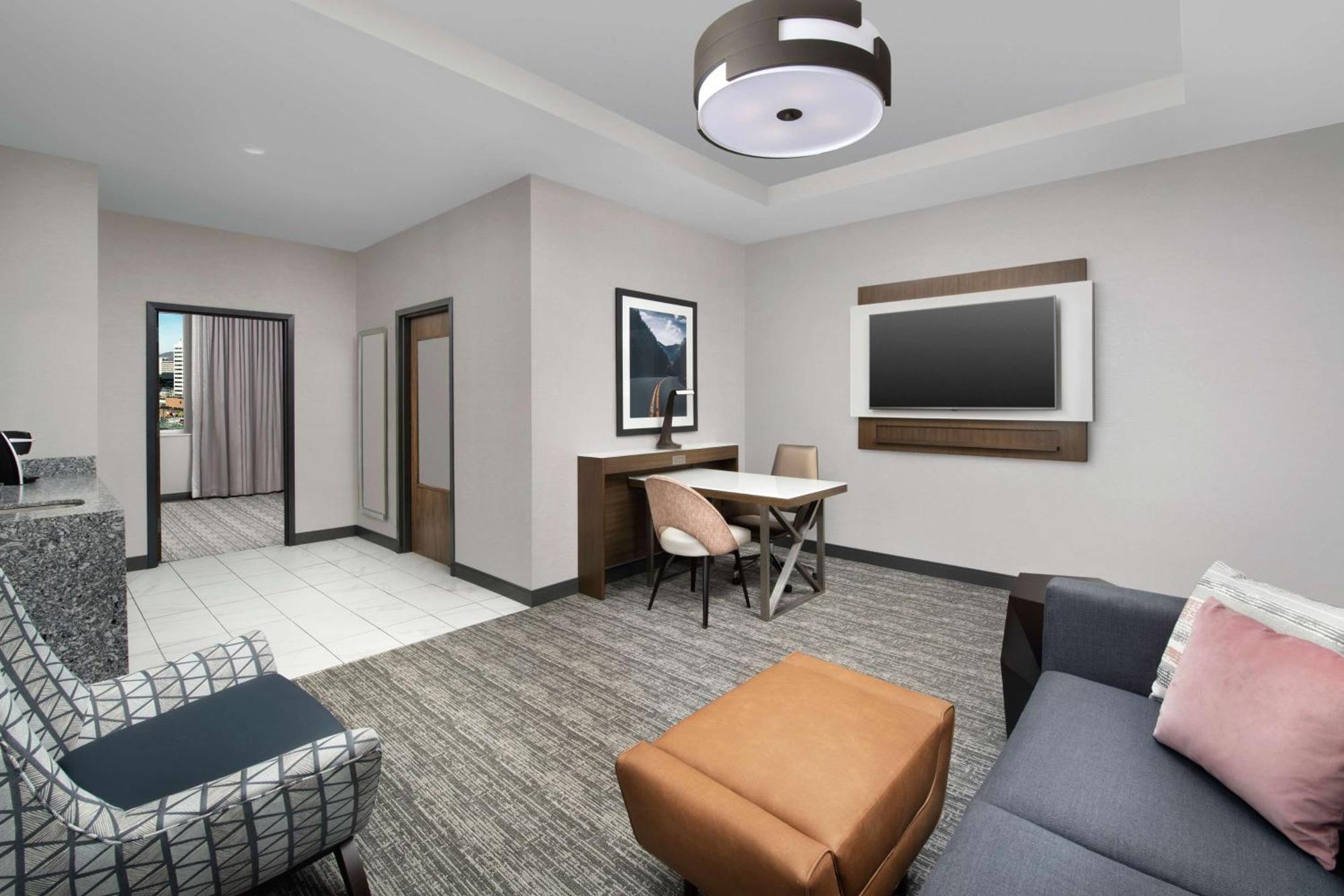 Embassy Suites By Hilton Knoxville Downtown Exterior photo